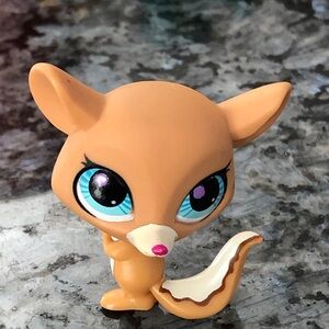 Hasbro Littlest Pet Shop (LPS) Generation 4 Hide & Sweet Chipmunk #3068